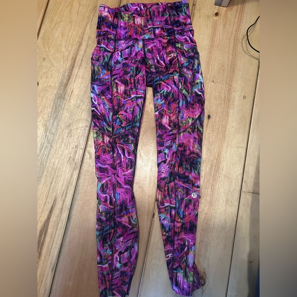 Lululemon size 2 - Picture 1 of 2